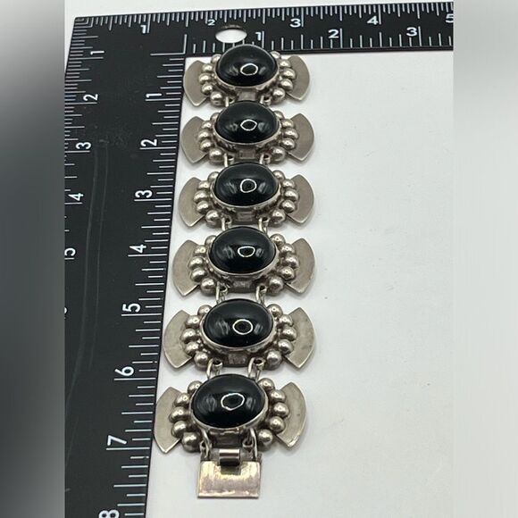 Mexican 925 and Onyx bracelet and earring set. w/ Aztec Floral Motif - Picture 6 of 7